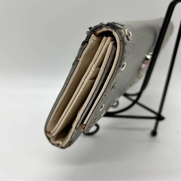 Kathy Van Zeeland Silver Metallic Wallet with Heart Accent Y2K - Picture 4 of 16